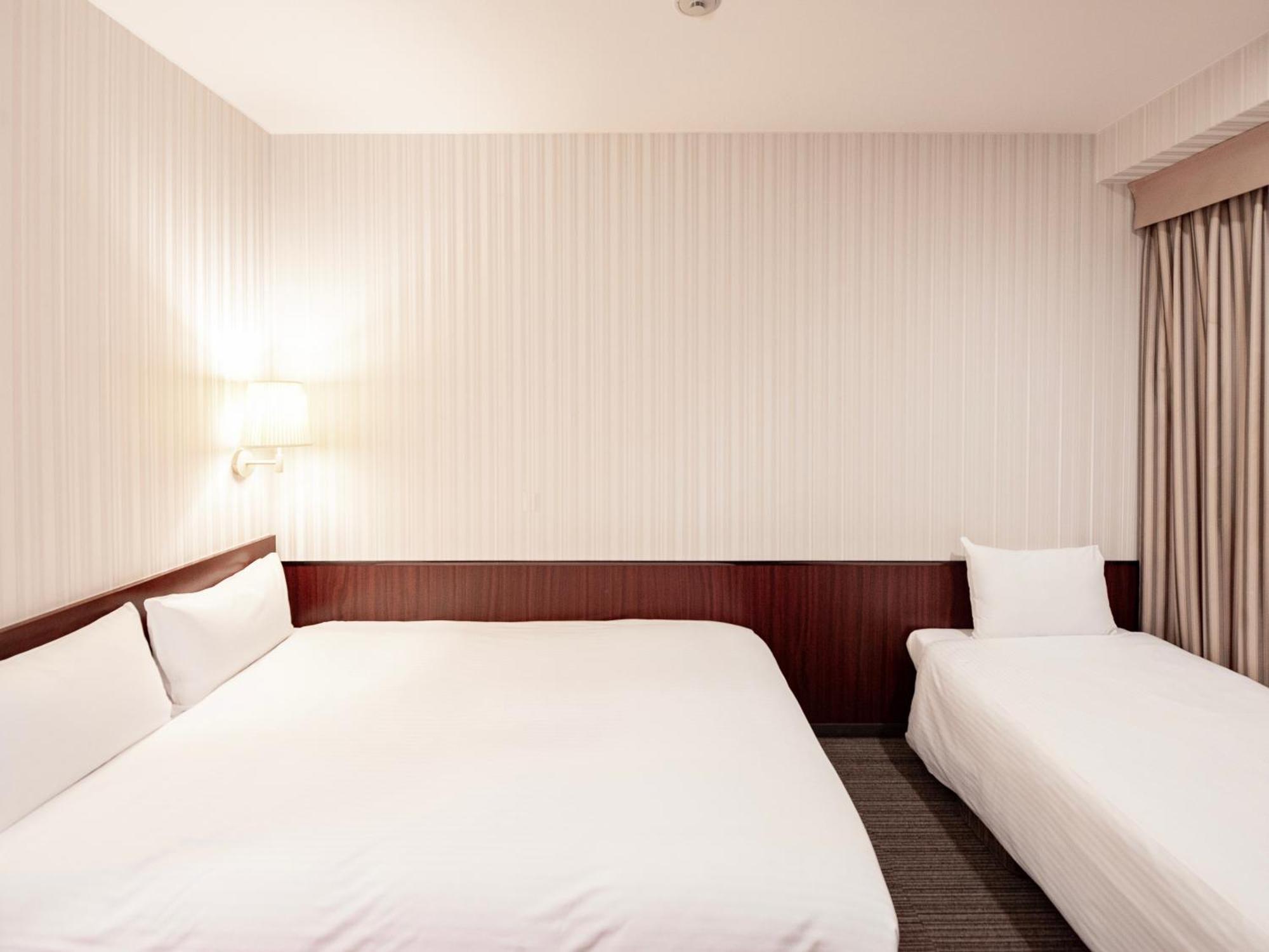 Hotel Hillarys Ōsaka Rom bilde